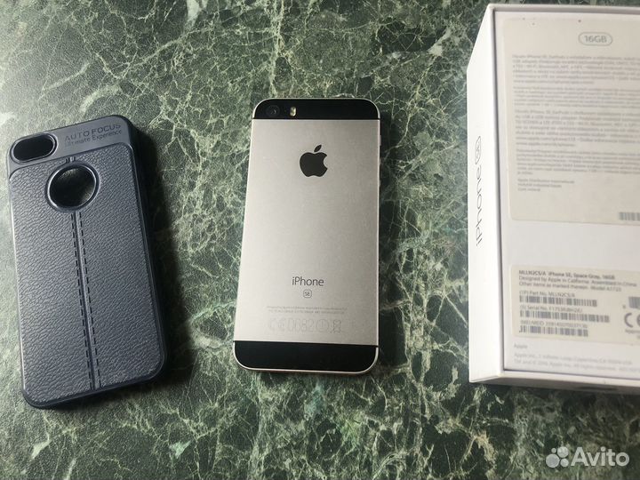 iPhone SE, 16 ГБ