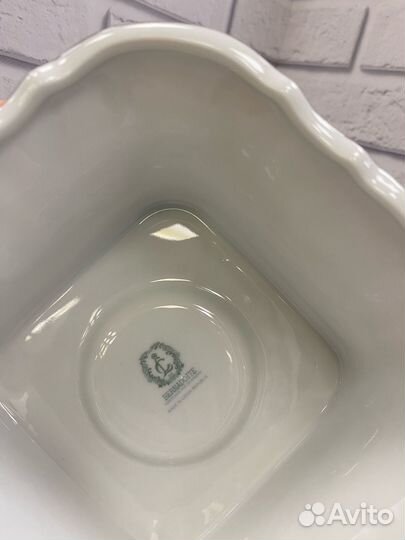 Поднос на ножке 