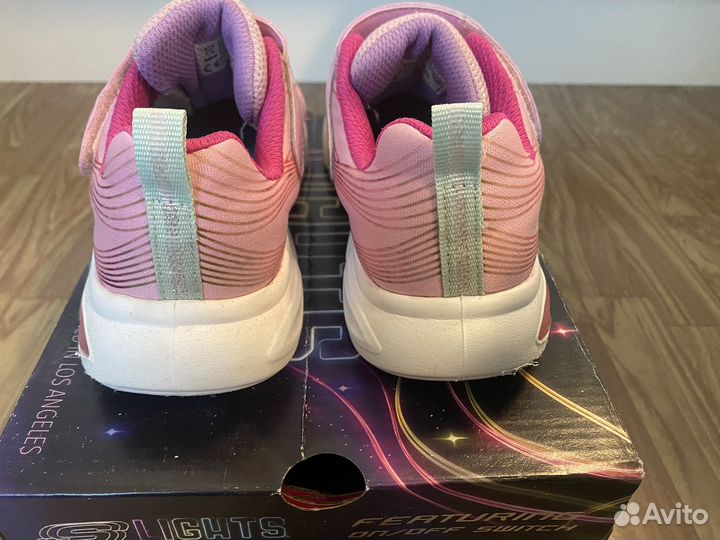 Кроссовки для девочки