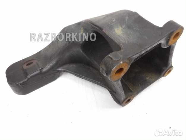 Кронштейн двигателя