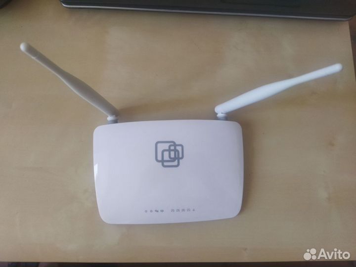 Wifi маршрутизатор (роутер) + 2 тв приставки