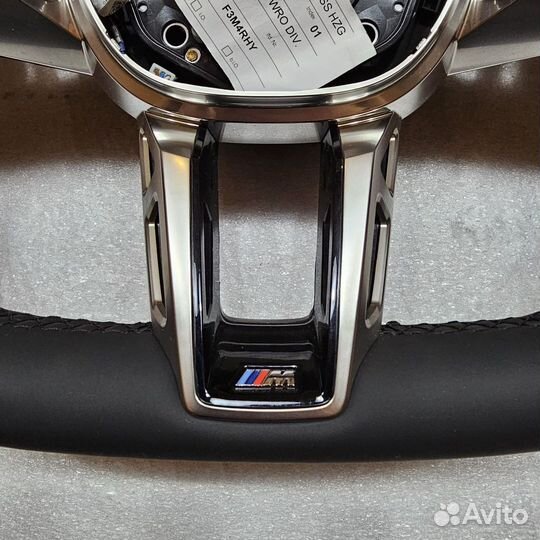 М руль BMW G70