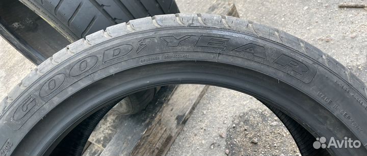 Goodyear EfficientGrip 255/40 R18