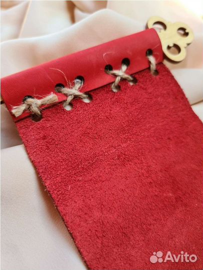 Подарок маме из красной натуральной кожи