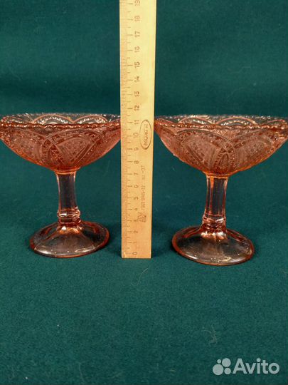 Вазочки на ножке/конфетницы розовое стекло