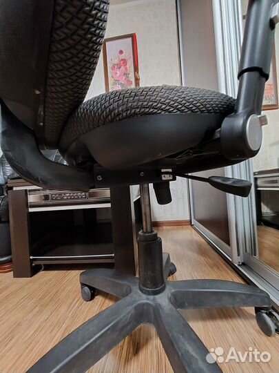 Офисное кресло бу