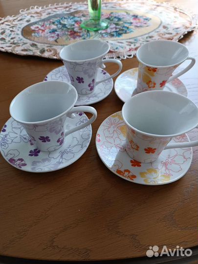 Набор кофейных чашек с блюдцами 4 пары