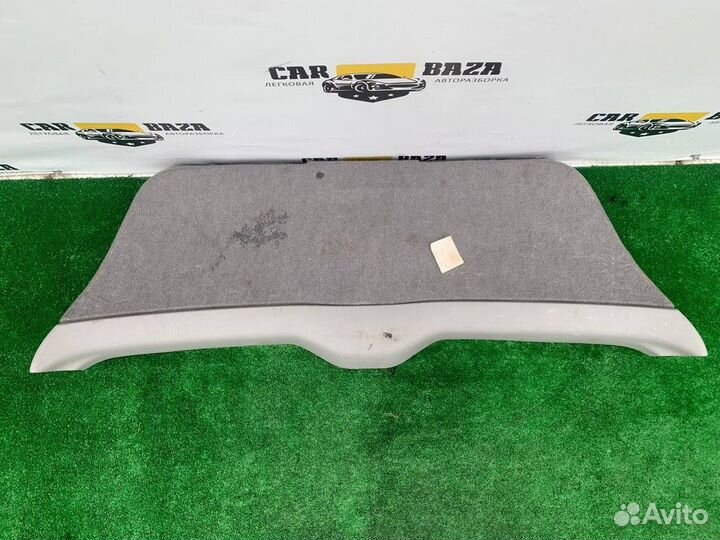 Обшивка крышки багажника Subaru Impreza