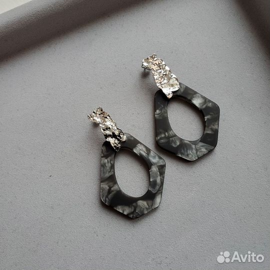 Серьги из пластика