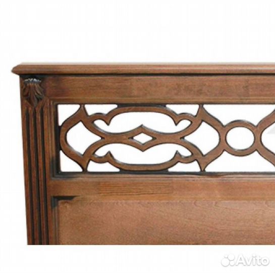 Кровать из массива