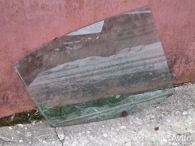 Стекло задней правой двери Бмв Е-46 седан
