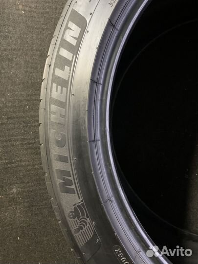 Michelin Pilot Sport 4 S 325/35 R22
