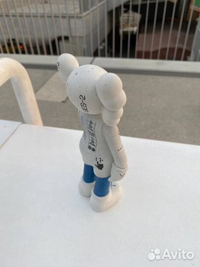 Фигурка Kaws. Она же Кавс, расписанная вручную