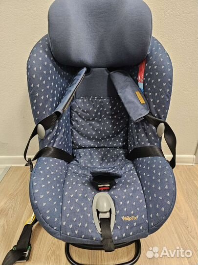 Авто кресло детское Maxi-Cosi Milo Fix от 0-18 кг