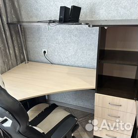 Компьютерный стол и стул