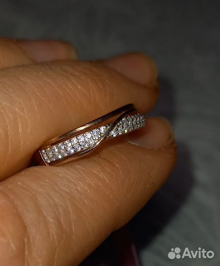 Серебряное кольцо с фианитами