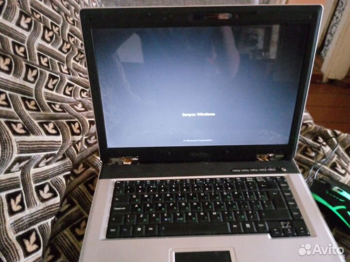 Ноутбук asus