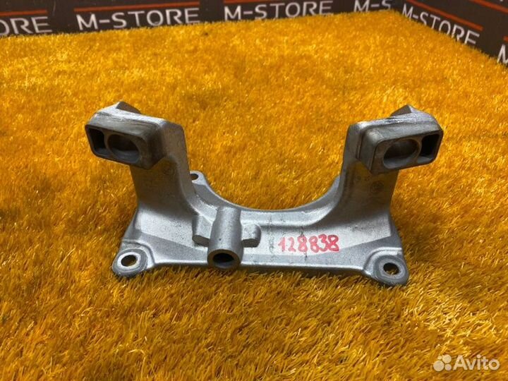 Кронштейн АКПП Bmw 6-Series E63 N62B44A 2003