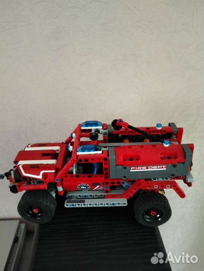 По одной или пакетом Lego Technic детали