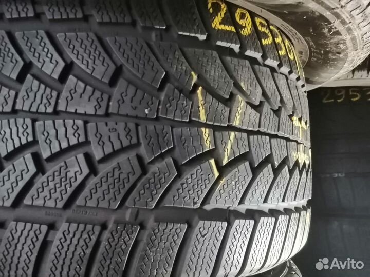 Nokian Tyres WR 235/35 R19 и 295/30 R19