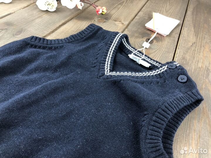 Вязаная жилетка для мальчика 62 68