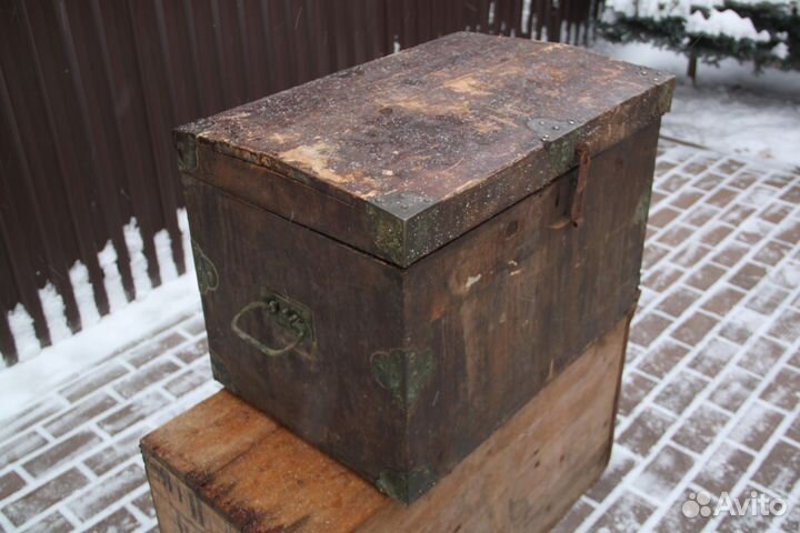 Сундук Ларец старинный с латунными вставками 19век