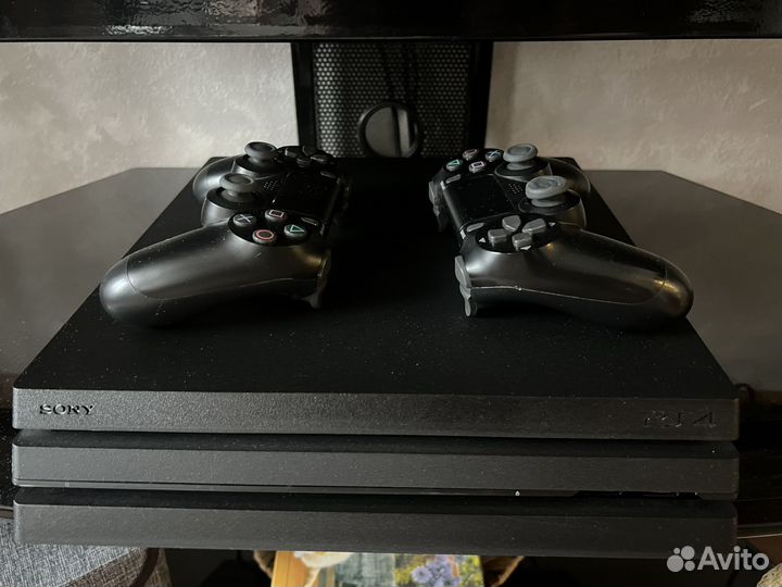 Игровая приставка ps4 pro 1tb