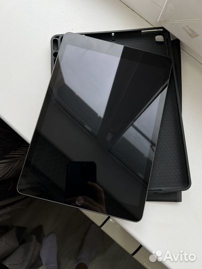 Apple iPad 10.2