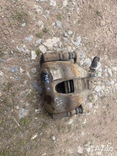 Передний правый тормозной супорт Citroen C4 B7