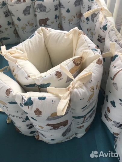 Бортики в кроватку,конверт на выписку