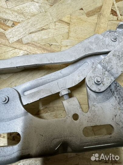 Петля капота Tucson NX4 2021