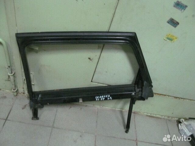 Рамка стекла задней двери Audi A3 8P 2004-2013
