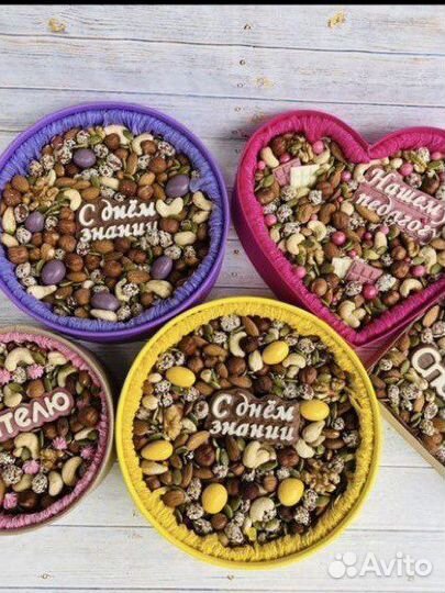 Подарочные наборы из орехов, шоколада, сухофруктов