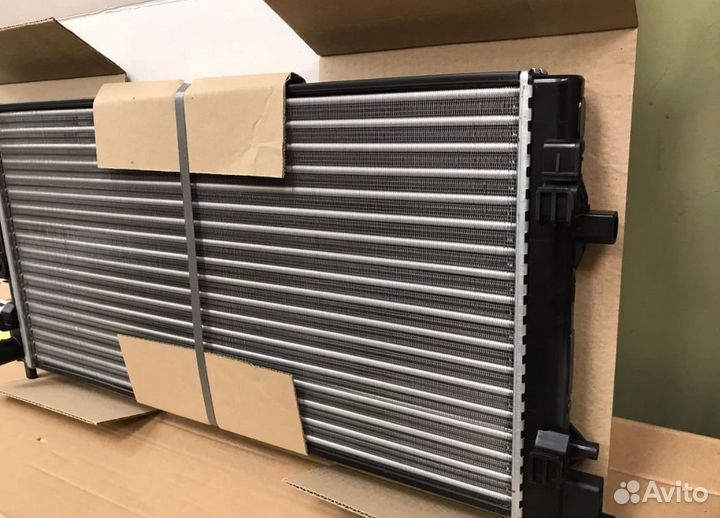 Радиатор охлаждения на volkswagen polo skoda rapid
