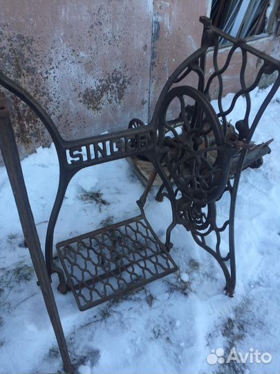 Швейная машинка зингер ножная