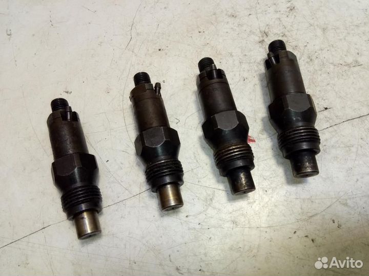 Форсунка топливная Peugeot 306