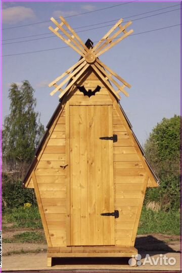 Дачный туалет с дельфином OQE