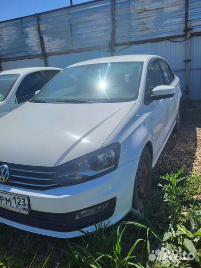 Volkswagen Polo 1.6 AT, 2015, 200 000 км