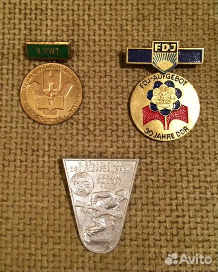 Значки гдр железнодорожные и другие