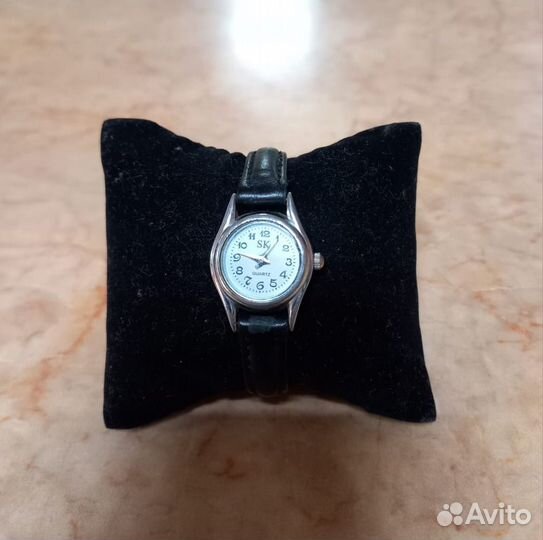 Часы наручные SK