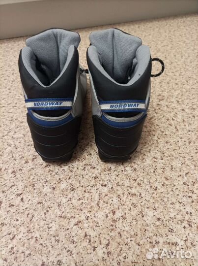 Лыжные ботинки