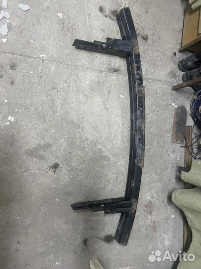 Усилитель бампера Jeep Grand Cherokee wk2 рест