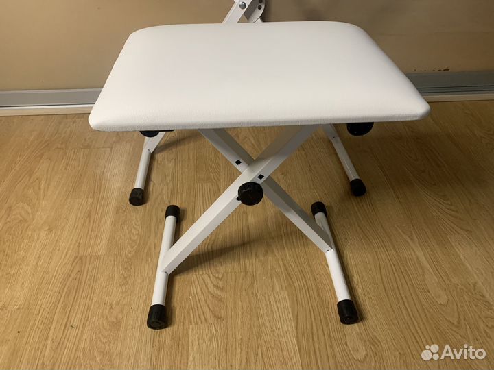 Новое цифровое пианино белое с банкеткой