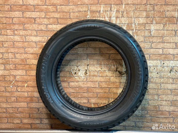 Roadstone Winguard Ice 215/55 R16