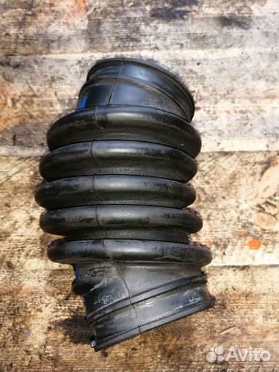 Патрубок воздушного фильтра Ford фокус 2 1.8-2.0