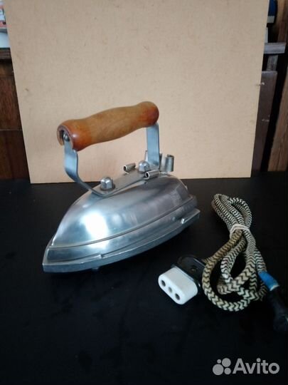 Винтажный - Утюг 1952 г/ в. (зТк)
