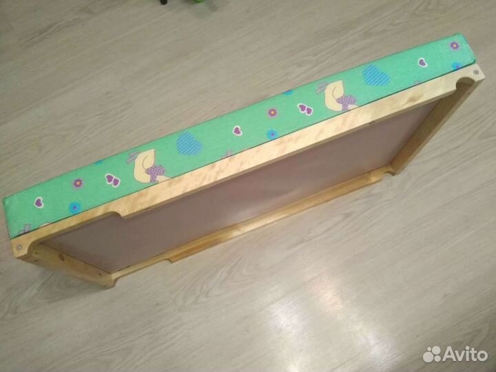 Пеленальная доска на кроватку