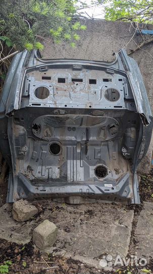 Задняя часть volvo