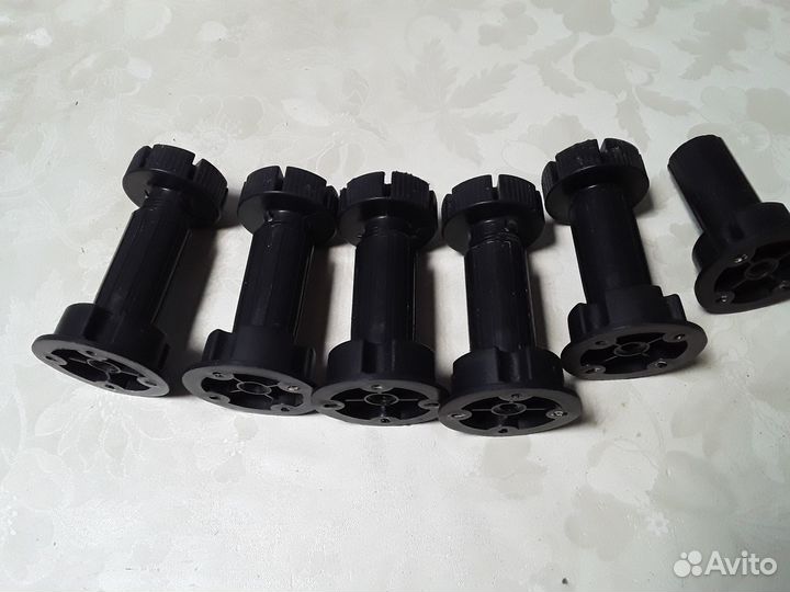 Ножки мебельные пластмассовые регулируемые комплек