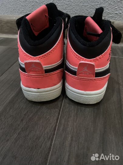 Кроссовки детские